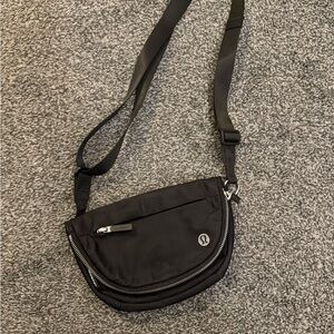 lululemon athletica Midnight Black Belt Bag